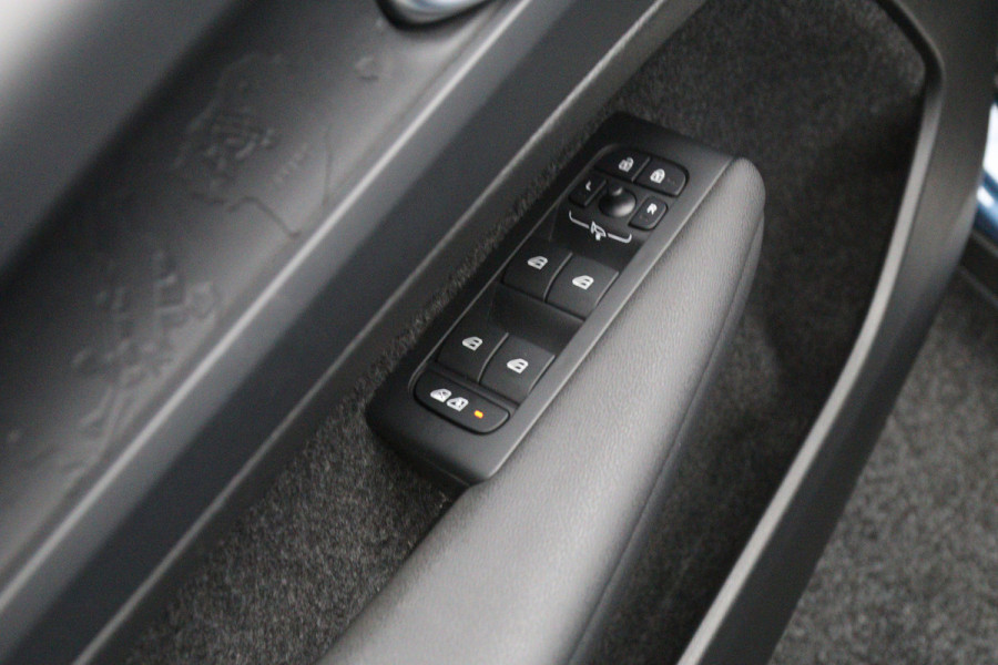 Volvo XC40 Single Motor Extended Range Plus 82 kWh, SOH 91 %, Stoelverwarming, Camera, Carplay