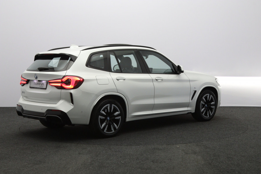 BMW iX3 High Executive 80 kWh 293 PK, SOH 98 %, Panoramadak, Leder, Adap. Cruise Control, Camera