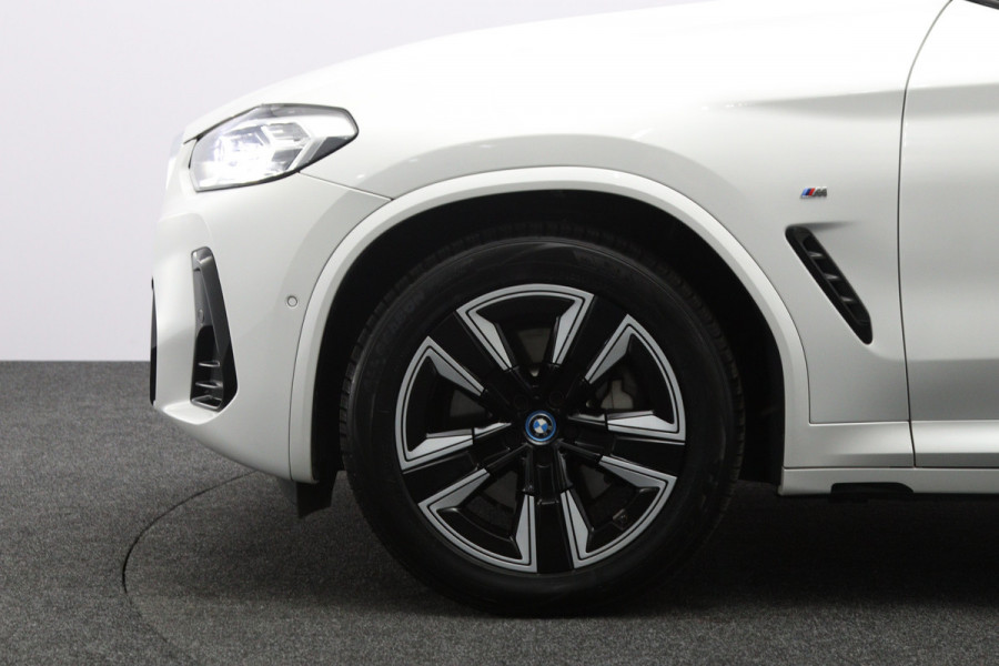 BMW iX3 High Executive 80 kWh 293 PK, SOH 98 %, Panoramadak, Leder, Adap. Cruise Control, Camera