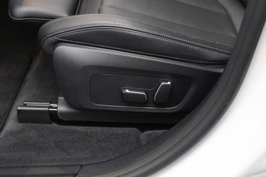 BMW iX3 High Executive 80 kWh 293 PK, SOH 98 %, Panoramadak, Leder, Adap. Cruise Control, Camera