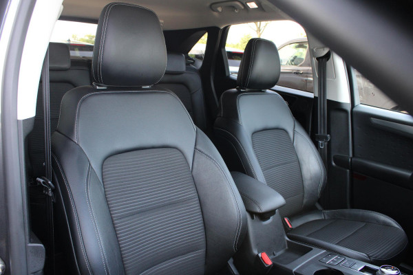 Ford Kuga 2.5 PHEV Titanium X | Wegklapbare trekhaak | Winter Pack | Adaptive cruise control | Dodehoeksesoren | Half leder | Bang&Olufsen