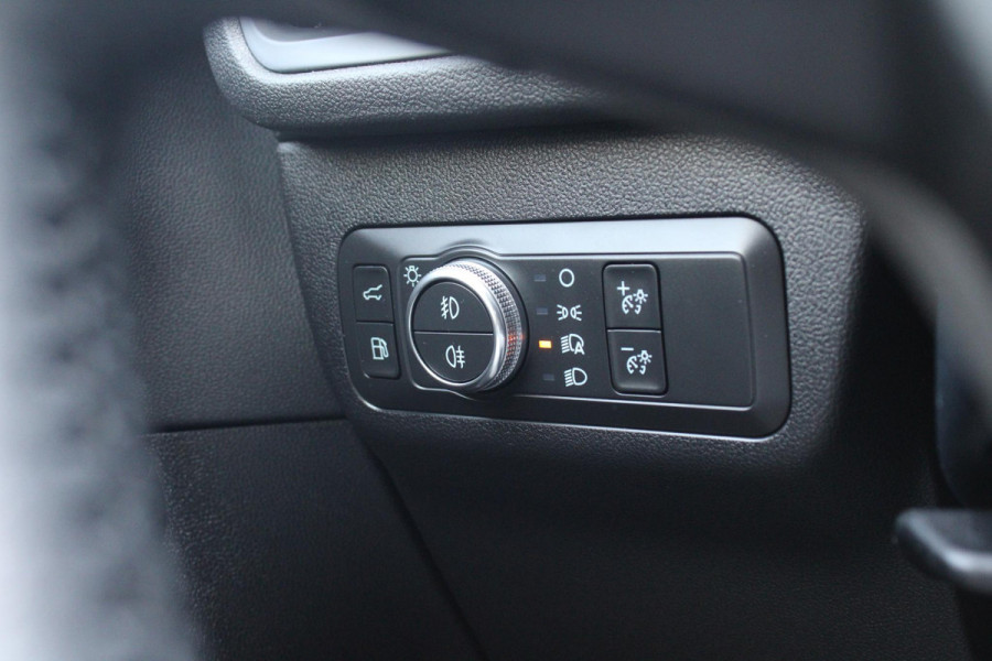 Ford Kuga 2.5 PHEV Titanium X | Wegklapbare trekhaak | Winter Pack | Adaptive cruise control | Dodehoeksesoren | Half leder | Bang&Olufsen