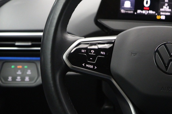 Volkswagen ID.4 First 77 kWh 204 PK, SOH 90 %, Trekhaak, LED, Leder-Alcantara, Carplay, 360 Camera