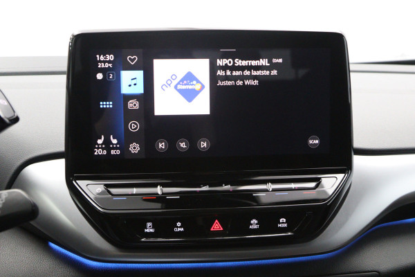 Volkswagen ID.4 First 77 kWh 204 PK, SOH 90 %, Trekhaak, LED, Leder-Alcantara, Carplay, 360 Camera