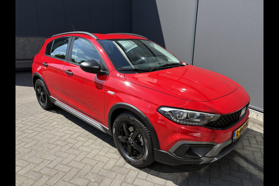 Fiat Tipo Cross 1.0 City Life Achteruitrijcamera - Airco - Apple carplay - Parkeersensoren - Dakrails - Stoelverwarming - Bluetooth - Cruise control - Elektrische ramen - Stuur multifunctioneel - Led verlichting - Licht m