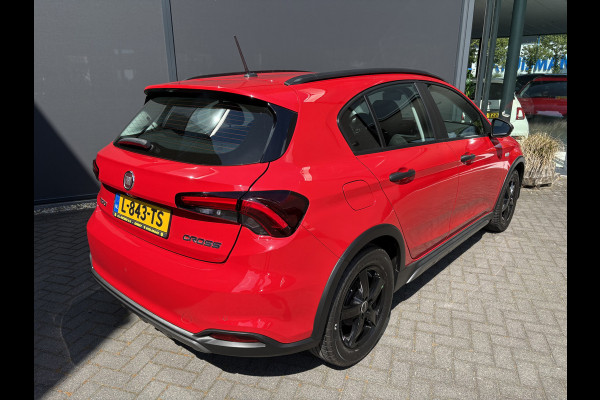 Fiat Tipo Cross 1.0 City Life Achteruitrijcamera - Airco - Apple carplay - Parkeersensoren - Dakrails - Stoelverwarming - Bluetooth - Cruise control - Elektrische ramen - Stuur multifunctioneel - Led verlichting - Licht m