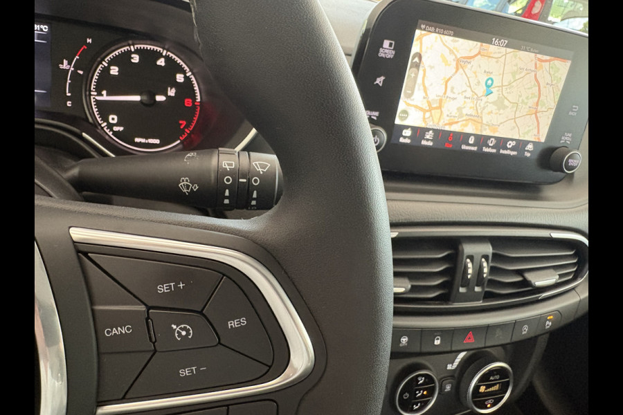 Fiat Tipo Cross 1.0 City Life Achteruitrijcamera - Airco - Apple carplay - Parkeersensoren - Dakrails - Stoelverwarming - Bluetooth - Cruise control - Elektrische ramen - Stuur multifunctioneel - Led verlichting - Licht m