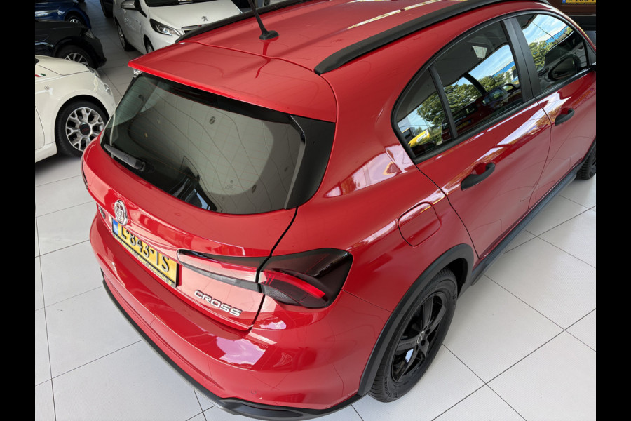 Fiat Tipo Cross 1.0 City Life Achteruitrijcamera - Airco - Apple carplay - Parkeersensoren - Dakrails - Stoelverwarming - Bluetooth - Cruise control - Elektrische ramen - Stuur multifunctioneel - Led verlichting - Licht m
