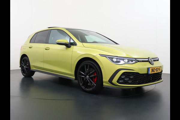 Volkswagen Golf 1.4 eHybrid GTE PHEV 245PK | 32.000 KM! | PANO | HEAD-UP DISPLAY | KEYLESS | IQ LED MATRIX | WINTERPAKKET | CAMERA | ADAPTIEVE CRUISE CONTROL | DODEHOEKDETECTIE | ALL SEASONS | FULL OPTIONS | RIJKLAAR + 12 MND BOVAG GARANTIE
