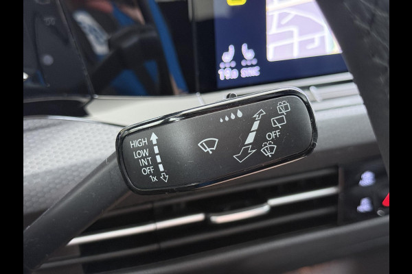 Volkswagen Golf 1.4 eHybrid GTE PHEV 245PK | 32.000 KM! | PANO | HEAD-UP DISPLAY | KEYLESS | IQ LED MATRIX | WINTERPAKKET | CAMERA | ADAPTIEVE CRUISE CONTROL | DODEHOEKDETECTIE | ALL SEASONS | FULL OPTIONS | RIJKLAAR + 12 MND BOVAG GARANTIE