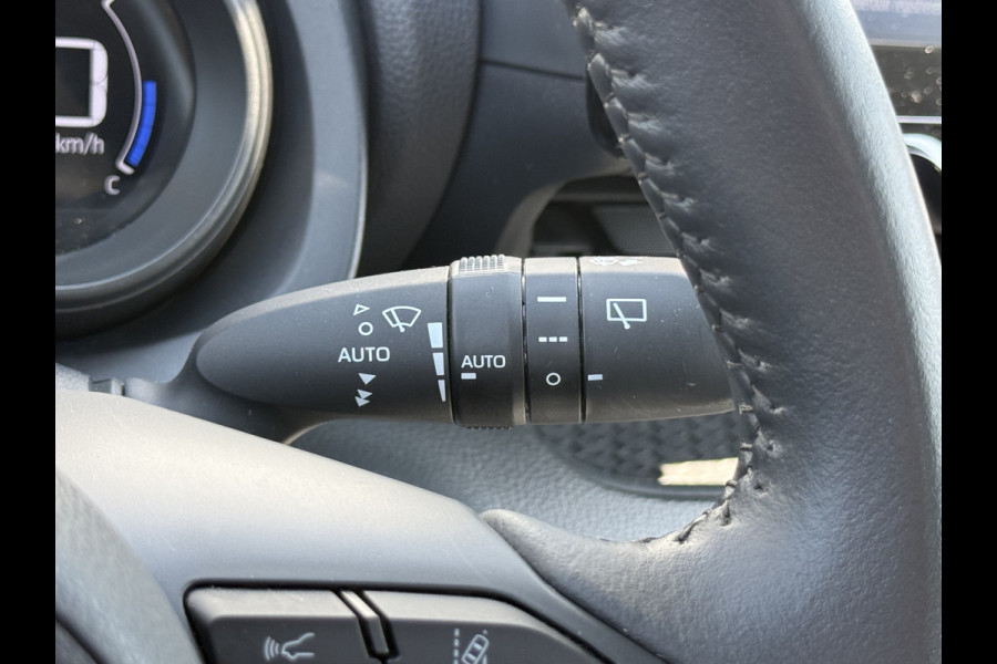 Toyota Yaris 1.5 Hybrid Team D | ACC | CarPlay | Camera | Keyless | LED