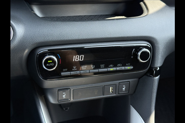 Toyota Yaris 1.5 Hybrid Team D | ACC | CarPlay | Camera | Keyless | LED