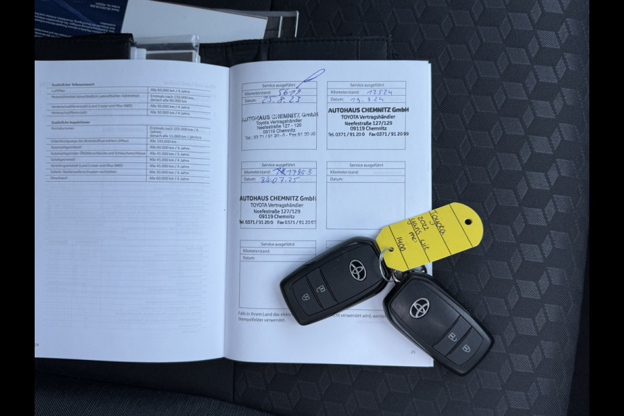 Toyota Yaris 1.5 Hybrid Team D | ACC | CarPlay | Camera | Keyless | LED