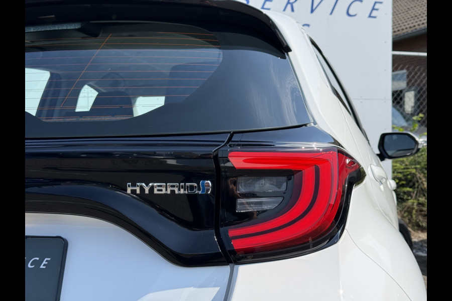 Toyota Yaris 1.5 Hybrid Team D | ACC | CarPlay | Camera | Keyless | LED