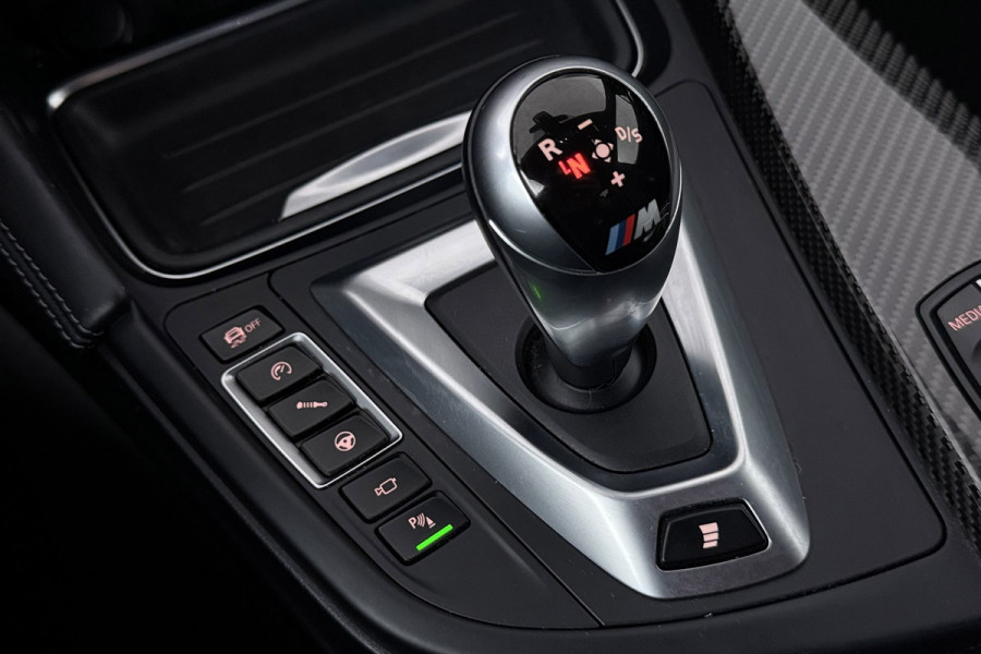 BMW 4 Serie Coupé M4 Competition (Dealer Onderhouden, FULL CARBON, Addapt Onderstel, Camera, StoelV, Lane Assist, Memory stoelen)