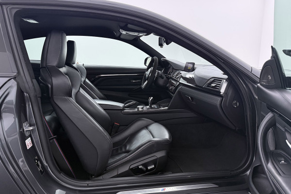 BMW 4 Serie Coupé M4 Competition (Dealer Onderhouden, FULL CARBON, Addapt Onderstel, Camera, StoelV, Lane Assist, Memory stoelen)