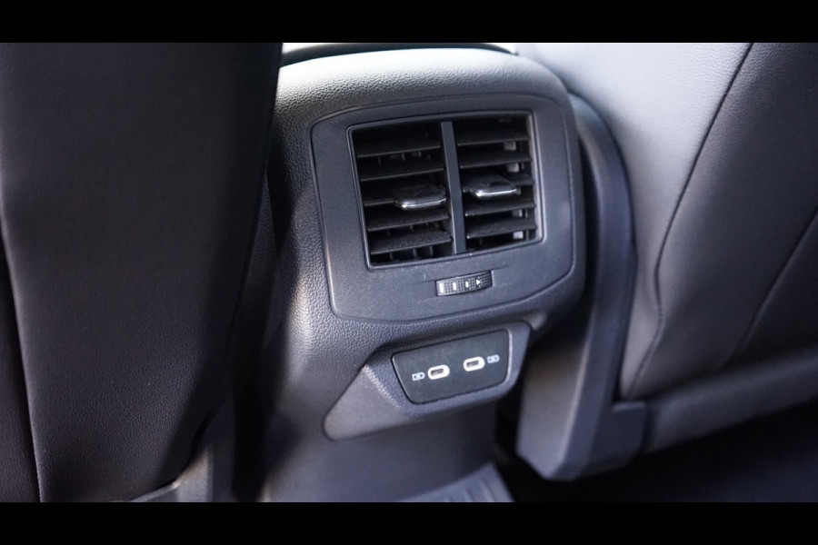 Volkswagen T-Roc R-Line 1.5 TSI AUTOMAAT|ACC|CAMERA|FULL LED|IQ LIGHT|KEYLESS|NAVIGATIE|TREKHAAK|VIRTUEEL