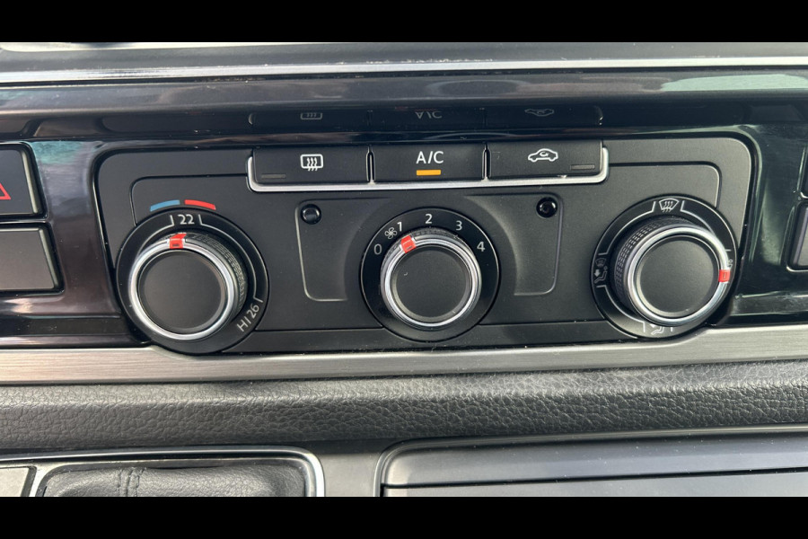 Volkswagen Transporter L2H1 Dubbel Cabine 2.0 TDI 150pk DSG 70-Edition / LED-koplampen / Automaat / Trekhaak / Navigatie / ACC