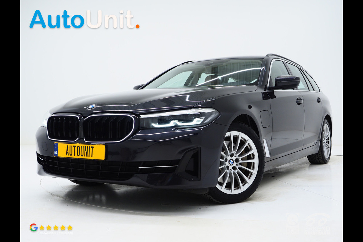 BMW 5 Serie Touring 530e | LED Grille | Leder | Camera | Dodehoek | Sfeerlicht | Cruise | Carplay