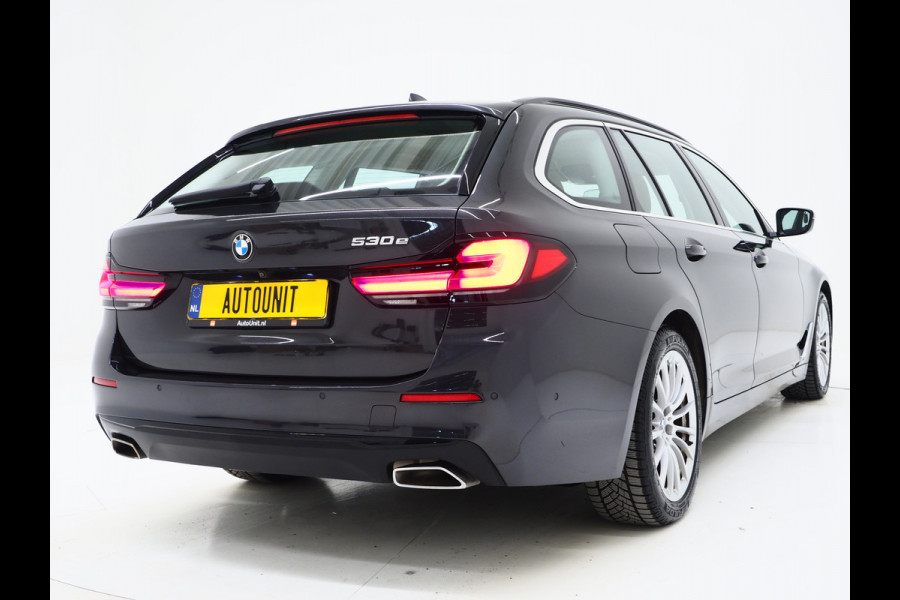 BMW 5 Serie Touring 530e | LED Grille | Leder | Camera | Dodehoek | Sfeerlicht | Cruise | Carplay