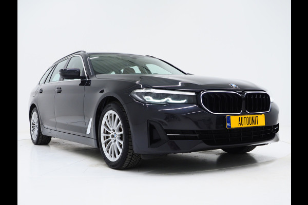 BMW 5 Serie Touring 530e | LED Grille | Leder | Camera | Dodehoek | Sfeerlicht | Cruise | Carplay