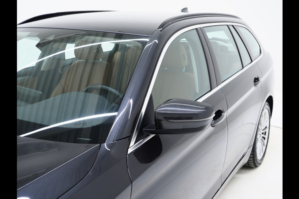 BMW 5 Serie Touring 530e | LED Grille | Leder | Camera | Dodehoek | Sfeerlicht | Cruise | Carplay
