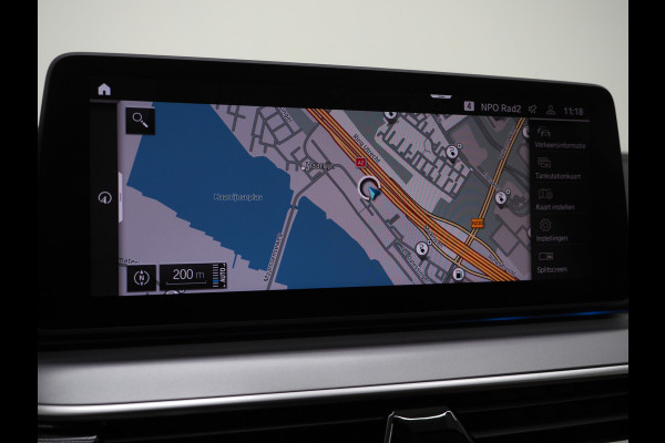 BMW 5 Serie Touring 530e | LED Grille | Leder | Camera | Dodehoek | Sfeerlicht | Cruise | Carplay