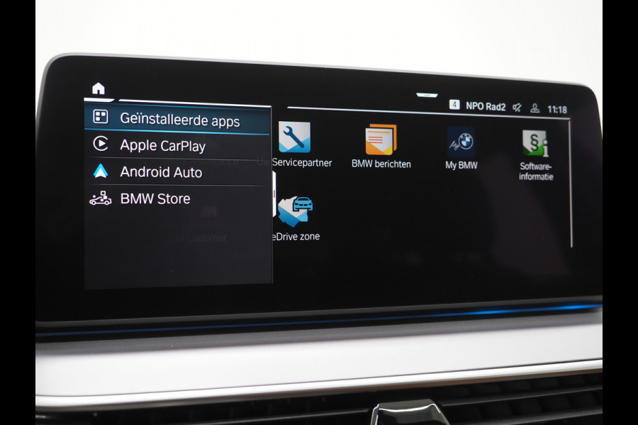 BMW 5 Serie Touring 530e | LED Grille | Leder | Camera | Dodehoek | Sfeerlicht | Cruise | Carplay