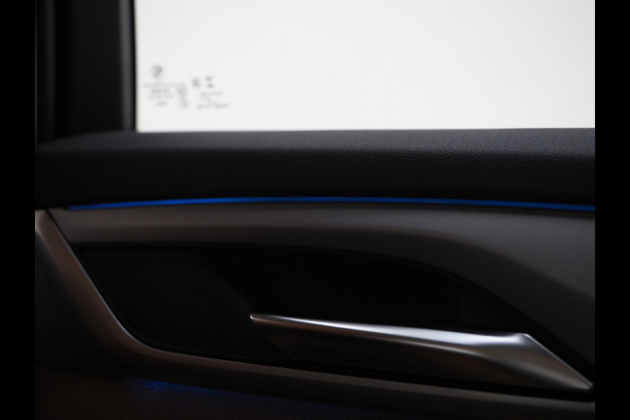 BMW 5 Serie Touring 530e | LED Grille | Leder | Camera | Dodehoek | Sfeerlicht | Cruise | Carplay