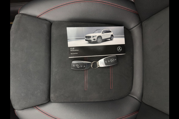 Mercedes-Benz Glb 250 4MATIC AMG-Sportpack Premium Plus Aut. *PANO | TOWBAR | LEATHER-MICROFIBRE | FULL-LED | AMBIENTLIGHT | WIDE-COCKPIT | HEATED-SPORTSEATS | KEYLESS | NAVI-FULLMAP | ECC | SHIFTPADDLES | MEMORY-PACK | PDC | CRUISE | 20''ALU*