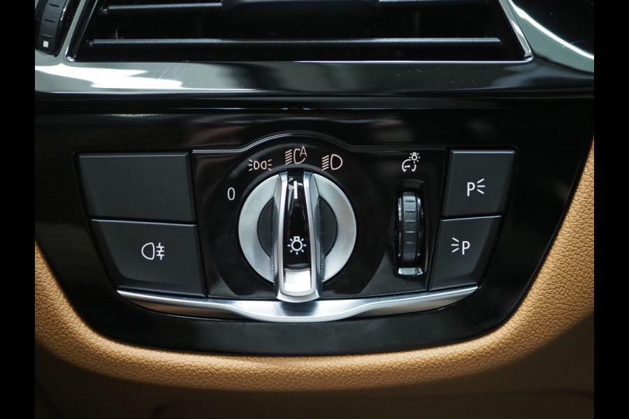 BMW 5 Serie Touring 530e | LED Grille | Leder | Camera | Dodehoek | Sfeerlicht | Cruise | Carplay