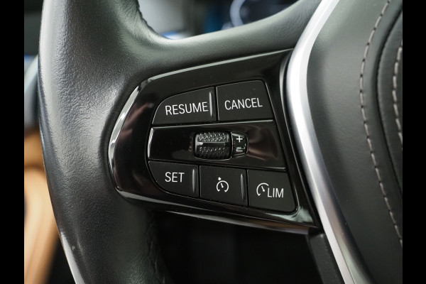 BMW 5 Serie Touring 530e | LED Grille | Leder | Camera | Dodehoek | Sfeerlicht | Cruise | Carplay