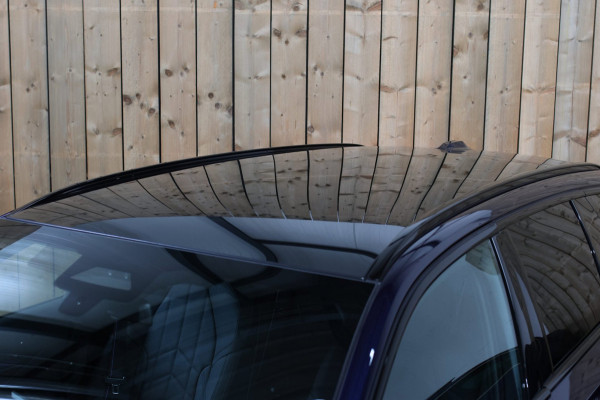 BMW 5 Serie Touring 550e xDrive *Pano*B&W*4-Wiel besturing*Trekhaak*Stoelventilatie*