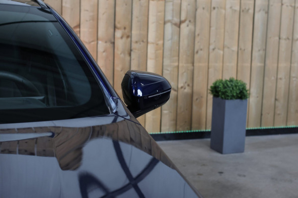 BMW 5 Serie Touring 550e xDrive *Pano*B&W*4-Wiel besturing*Trekhaak*Stoelventilatie*