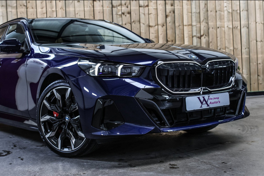 BMW 5 Serie Touring 550e xDrive *Pano*B&W*4-Wiel besturing*Trekhaak*Stoelventilatie*