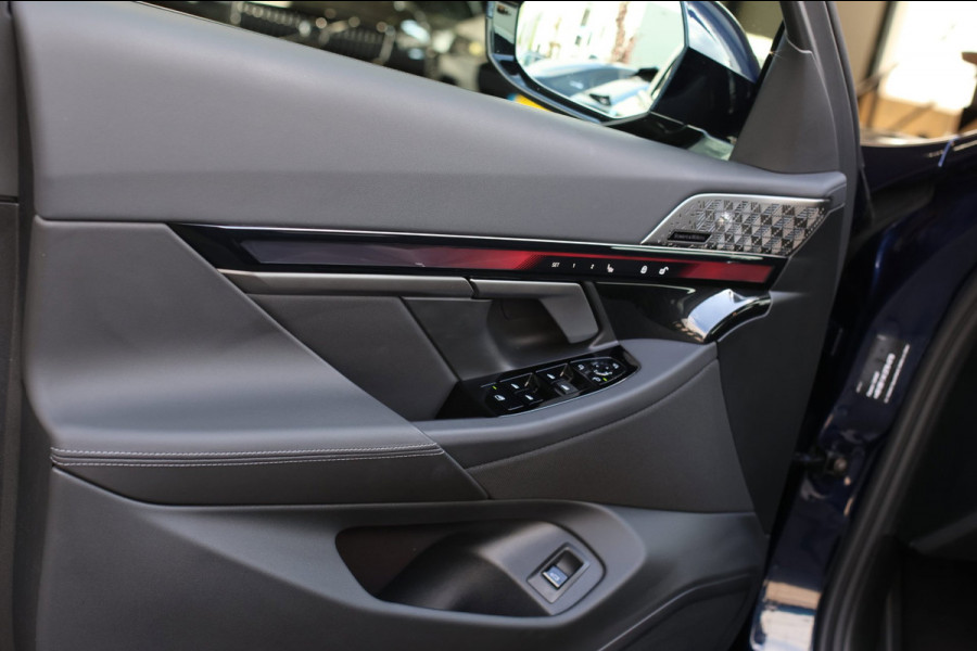 BMW 5 Serie Touring 550e xDrive *Pano*B&W*4-Wiel besturing*Trekhaak*Stoelventilatie*