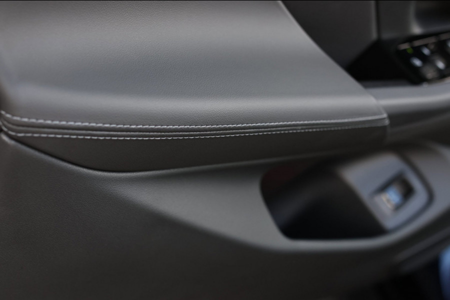 BMW 5 Serie Touring 550e xDrive *Pano*B&W*4-Wiel besturing*Trekhaak*Stoelventilatie*