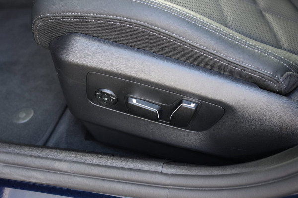 BMW 5 Serie Touring 550e xDrive *Pano*B&W*4-Wiel besturing*Trekhaak*Stoelventilatie*