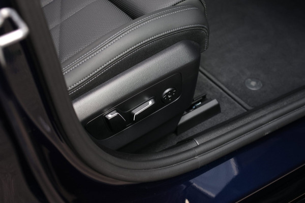 BMW 5 Serie Touring 550e xDrive *Pano*B&W*4-Wiel besturing*Trekhaak*Stoelventilatie*