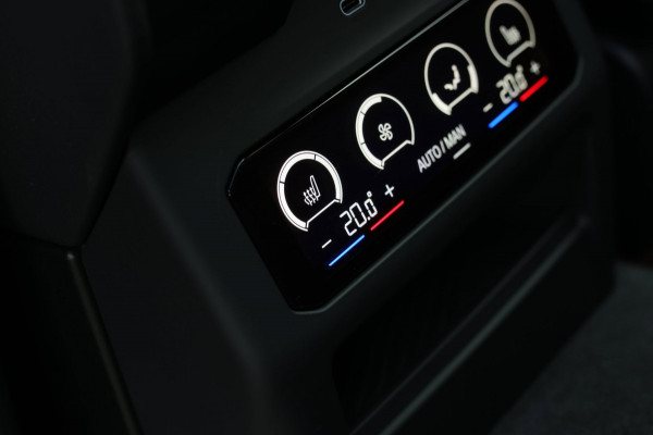 BMW 5 Serie Touring 550e xDrive *Pano*B&W*4-Wiel besturing*Trekhaak*Stoelventilatie*