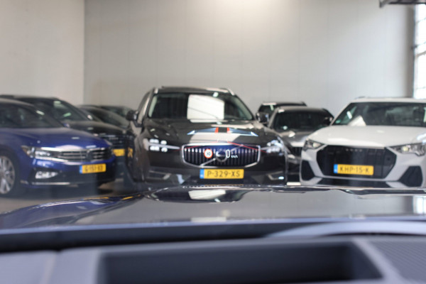 BMW 5 Serie Touring 550e xDrive *Pano*B&W*4-Wiel besturing*Trekhaak*Stoelventilatie*