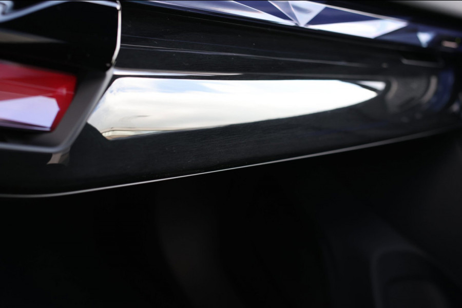 BMW 5 Serie Touring 550e xDrive *Pano*B&W*4-Wiel besturing*Trekhaak*Stoelventilatie*