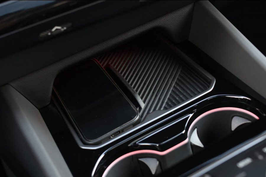 BMW 5 Serie Touring 550e xDrive *Pano*B&W*4-Wiel besturing*Trekhaak*Stoelventilatie*