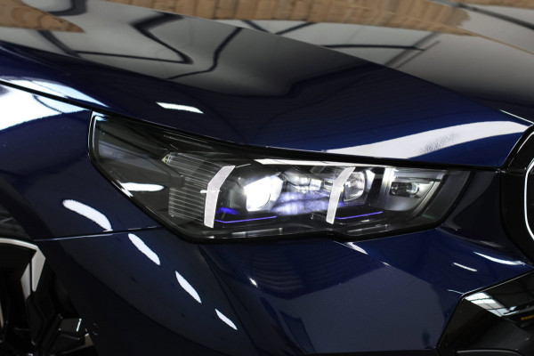 BMW 5 Serie Touring 550e xDrive *Pano*B&W*4-Wiel besturing*Trekhaak*Stoelventilatie*