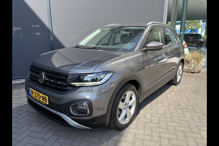 Volkswagen T-Cross 1.0 TSI Style Airco - Parkeersensoren - Navigatie - Licht metalen velgen 17 inch - Dodehoek detector - Dakrails - Bluetooth - Cruise control - Led verlichting - Radio - Start/stop systeem - Stuur multifunc - Elektrische ramen