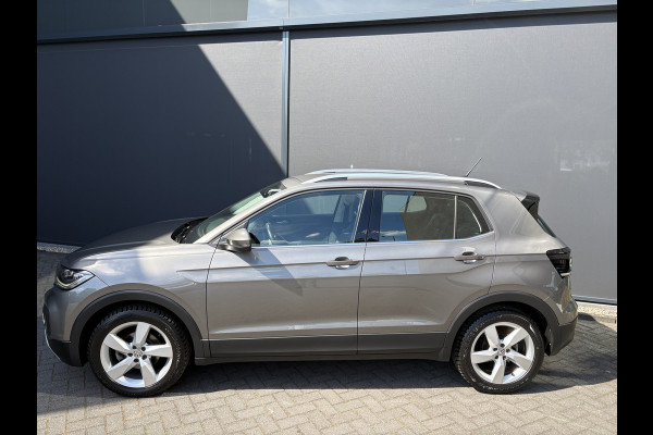Volkswagen T-Cross 1.0 TSI Style Airco - Parkeersensoren - Navigatie - Licht metalen velgen 17 inch - Dodehoek detector - Dakrails - Bluetooth - Cruise control - Led verlichting - Radio - Start/stop systeem - Stuur multifunc - Elektrische ramen