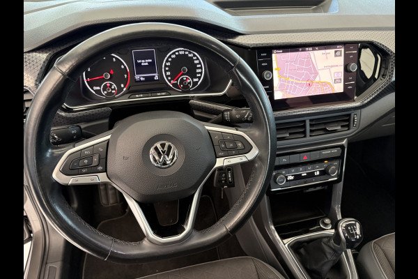 Volkswagen T-Cross 1.0 TSI Style Airco - Parkeersensoren - Navigatie - Licht metalen velgen 17 inch - Dodehoek detector - Dakrails - Bluetooth - Cruise control - Led verlichting - Radio - Start/stop systeem - Stuur multifunc - Elektrische ramen