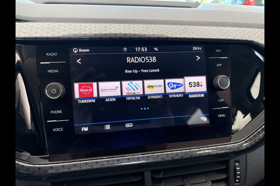 Volkswagen T-Cross 1.0 TSI Style Airco - Parkeersensoren - Navigatie - Licht metalen velgen 17 inch - Dodehoek detector - Dakrails - Bluetooth - Cruise control - Led verlichting - Radio - Start/stop systeem - Stuur multifunc - Elektrische ramen