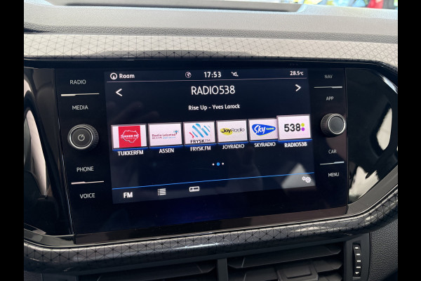 Volkswagen T-Cross 1.0 TSI Style Airco - Parkeersensoren - Navigatie - Licht metalen velgen 17 inch - Dodehoek detector - Dakrails - Bluetooth - Cruise control - Led verlichting - Radio - Start/stop systeem - Stuur multifunc - Elektrische ramen
