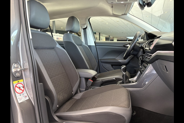 Volkswagen T-Cross 1.0 TSI Style Airco - Parkeersensoren - Navigatie - Licht metalen velgen 17 inch - Dodehoek detector - Dakrails - Bluetooth - Cruise control - Led verlichting - Radio - Start/stop systeem - Stuur multifunc - Elektrische ramen